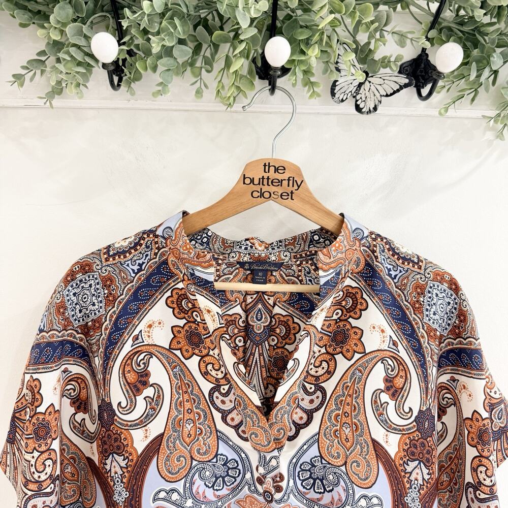 Brooks Brothers Silk Women’s Paisley Short Sleeve V Neck Top Size 10 H4641 - Picture 3 of 4
